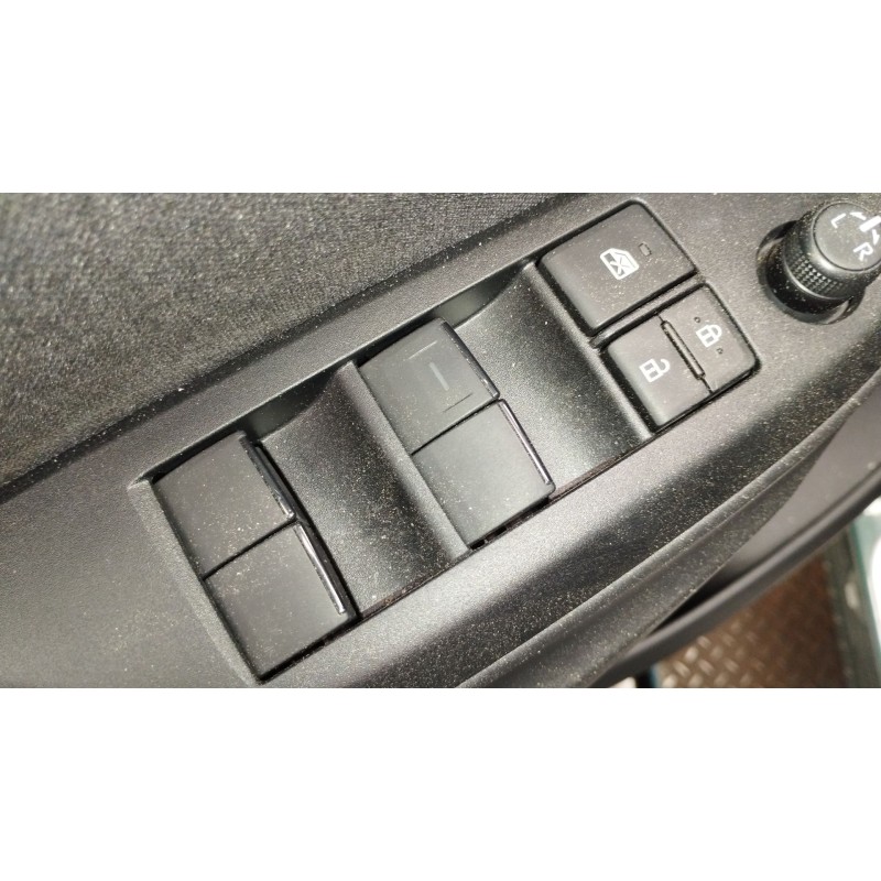 Recambio de mando elevalunas delantero izquierdo para toyota yaris (_p21_, _pa1_, _ph1_) 1.5 hybrid (mxph11) referencia OEM IAM 