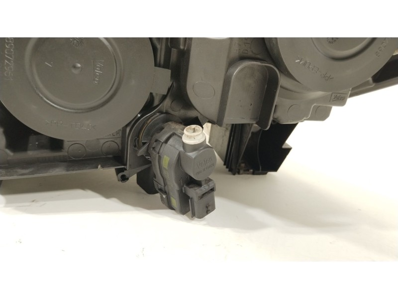 Recambio de faro derecho para peugeot 5008 (0u_, 0e_) 1.6 hdi referencia OEM IAM 9682519080 89903105 