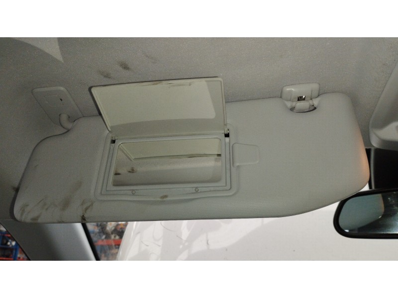 Recambio de parasol izquierdo para peugeot 208 2020 referencia OEM IAM   