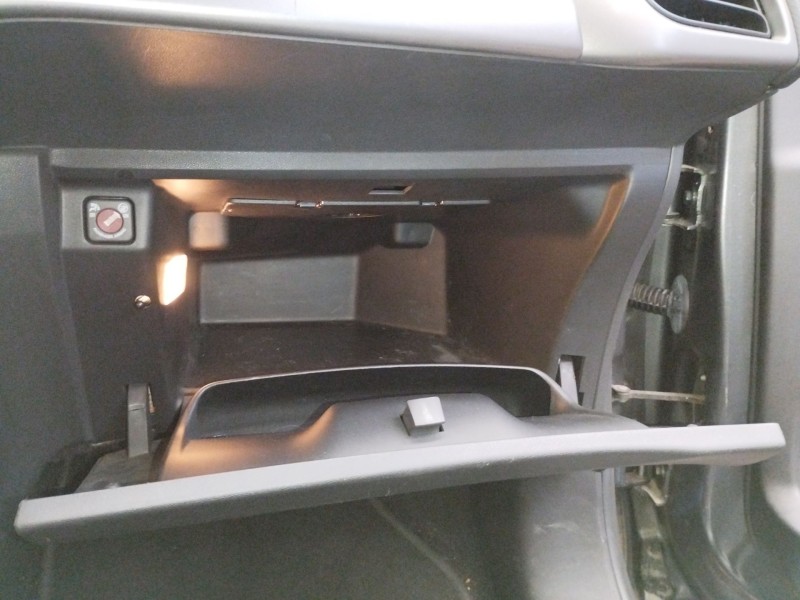 Recambio de guantera para citroën c3 ii (sc_) 1.2 vti 82 referencia OEM IAM   