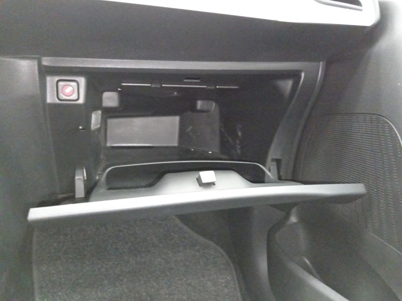 Recambio de guantera para citroën c3 ii (sc_) 1.4 hdi 70 (sc8hzc, sc8hr0, sc8hp4) referencia OEM IAM   