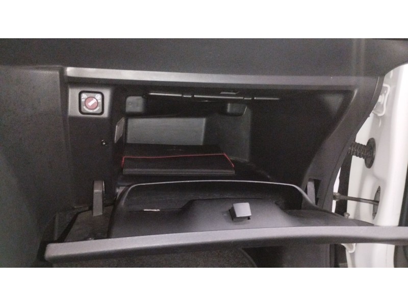 Recambio de guantera para citroën c3 ii (sc_) 1.4 vti 95 referencia OEM IAM   