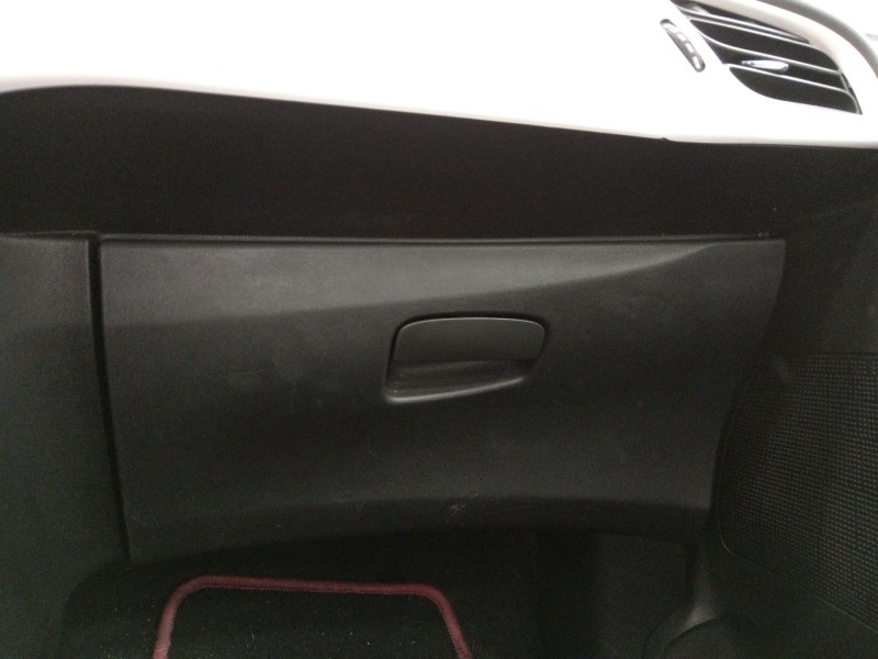 Recambio de guantera para citroën c3 ii (sc_) 1.4 hdi 70 (sc8hzc, sc8hr0, sc8hp4) referencia OEM IAM   