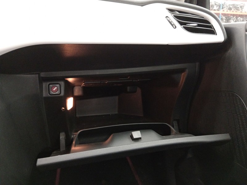 Recambio de guantera para citroën c3 ii (sc_) 1.4 hdi 70 (sc8hzc, sc8hr0, sc8hp4) referencia OEM IAM   