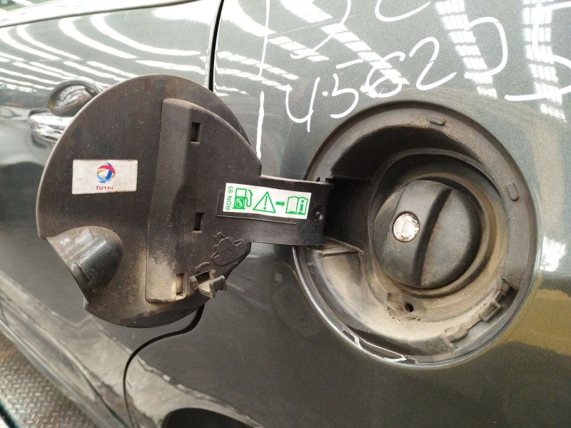 Recambio de tapa exterior combustible para citroën c3 ii (sc_) 1.2 vti 82 referencia OEM IAM   