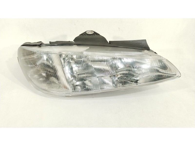 Recambio de faro derecho para peugeot 406 (8b) 2.1 td 12v referencia OEM IAM 6205N0 0301037022 