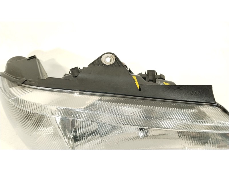 Recambio de faro derecho para peugeot 406 (8b) 2.1 td 12v referencia OEM IAM 6205N0 0301037022 