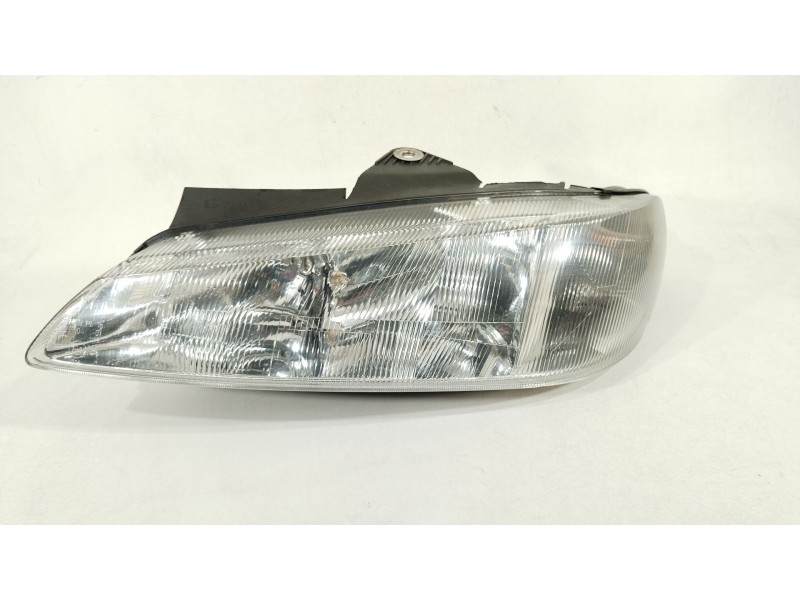 Recambio de faro izquierdo para peugeot 406 (8b) 2.1 td 12v referencia OEM IAM 6204N0 0301037021 