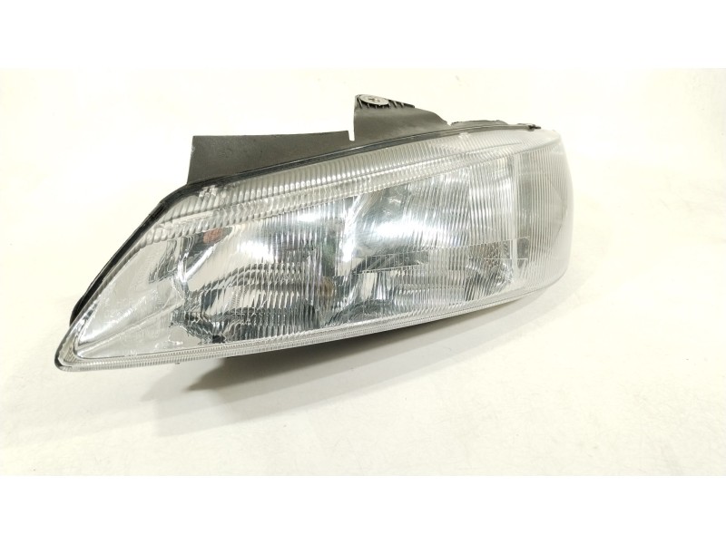 Recambio de faro izquierdo para peugeot 406 (8b) 2.1 td 12v referencia OEM IAM 6204N0 0301037021 