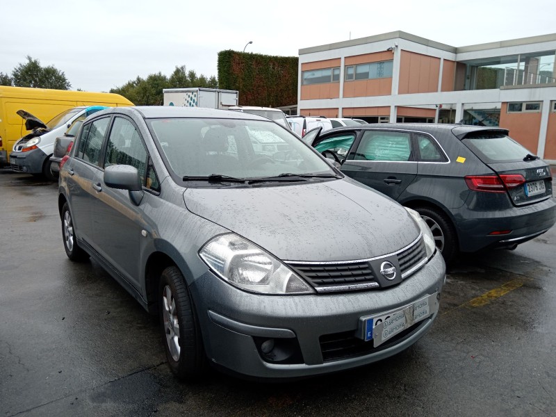 nissan tiida hatchback (c11) del año 2008