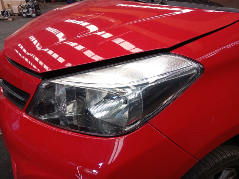 Recambio de faro izquierdo para toyota yaris (_p13_) 1.4 d (nlp130_) referencia OEM IAM 811700D450  