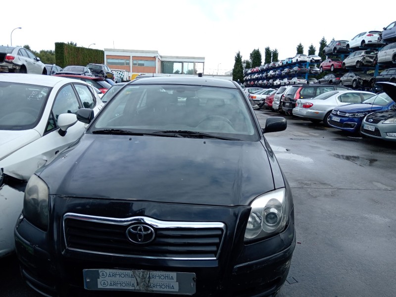 toyota avensis sedán (_t25_) del año 2004