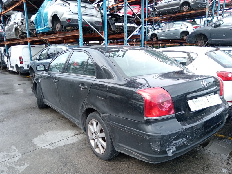toyota avensis sedán (_t25_) del año 2004