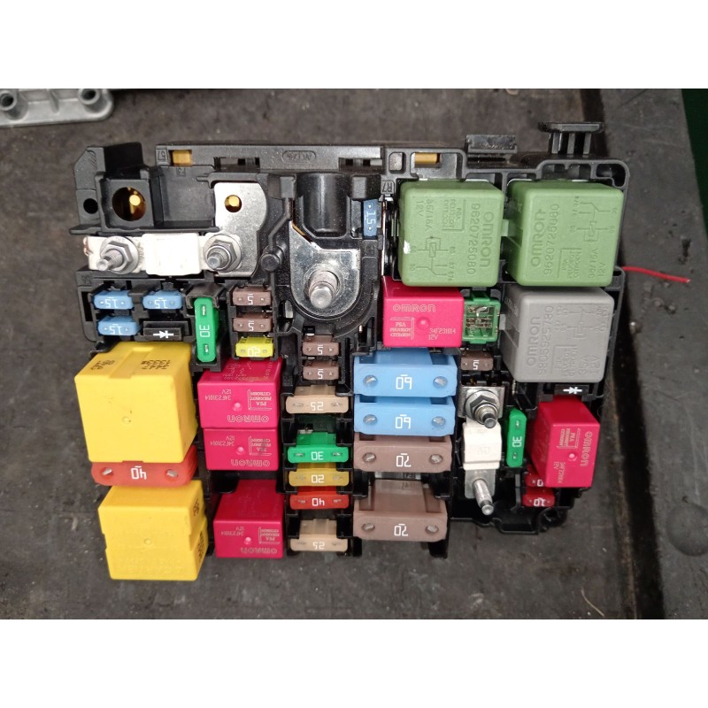 Recambio de caja reles / fusibles para citroën c-elysee (dd_) 1.6 bluehdi 100 referencia OEM IAM 9804846880  