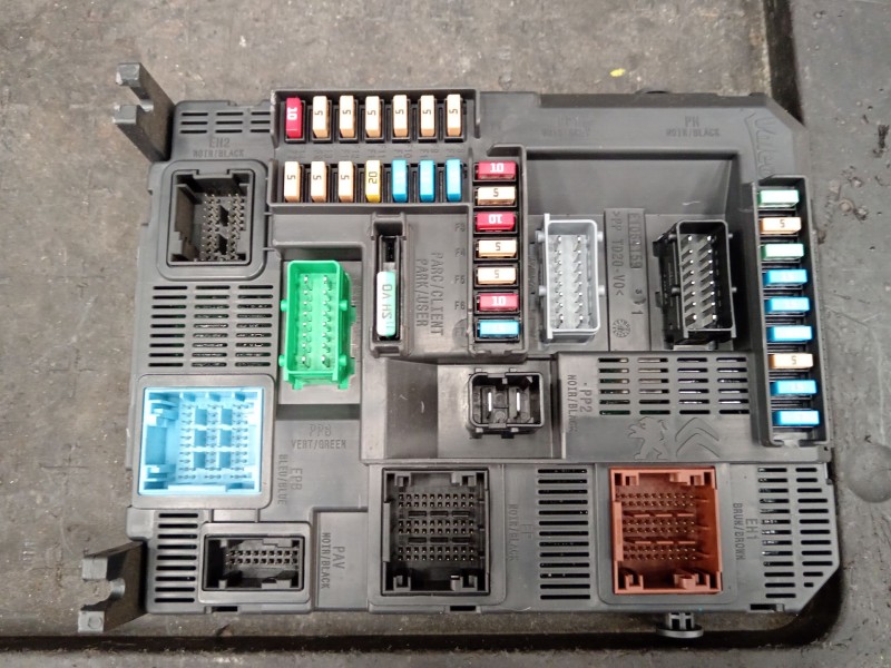 Recambio de caja reles / fusibles para citroën c-elysee (dd_) 1.6 bluehdi 100 referencia OEM IAM 9819849680  
