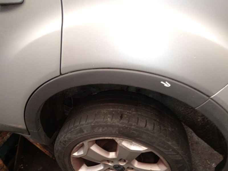 Recambio de aletin trasero izquierdo para ford kuga i 2.0 tdci referencia OEM IAM   