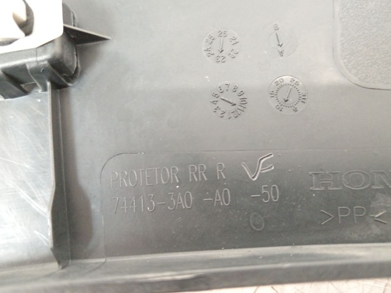 Recambio de aletin trasero derecho para honda cr-v vi hybrid referencia OEM IAM 744133A0A050  