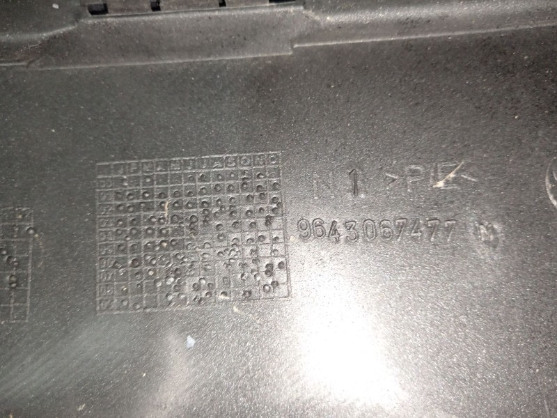Recambio de paragolpes delantero para peugeot 307 cc (3b) 2.0 16v referencia OEM IAM 9643067477  