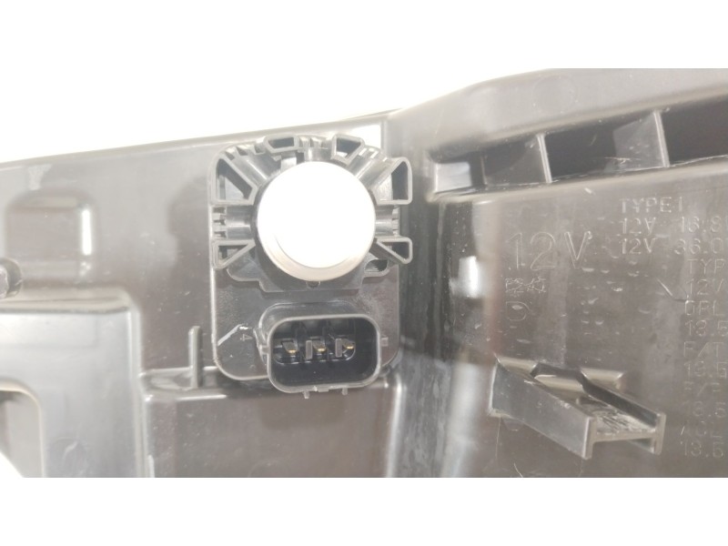 Recambio de faro derecho para honda cr-v vi hybrid referencia OEM IAM   