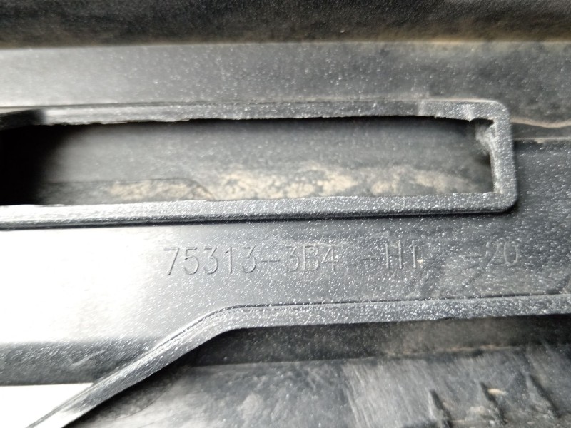 Recambio de moldura puerta trasera derecha para honda cr-v vi hybrid referencia OEM IAM 753133B4H020  