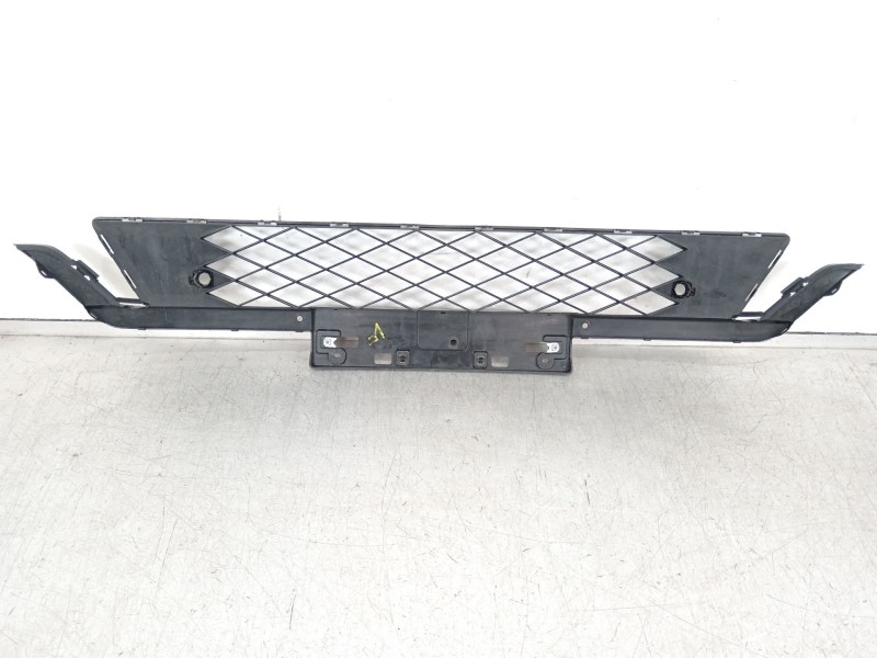 Recambio de rejilla paragolpes central para honda cr-v vi hybrid referencia OEM IAM 711513E7H0  