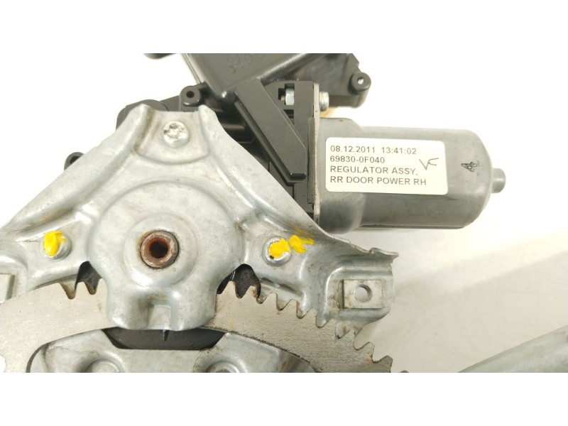 Recambio de elevalunas trasero derecho para toyota verso (_r2_) 2.0 d-4d (aur20_) referencia OEM IAM 698300F040  