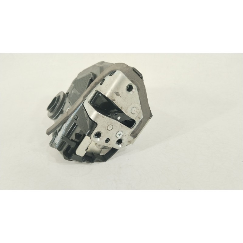 Recambio de cerradura puerta trasera derecha para toyota verso (_r2_) 2.0 d-4d (aur20_) referencia OEM IAM 690500F030  