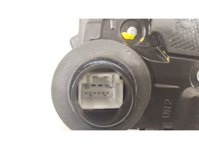 Recambio de cerradura puerta trasera derecha para toyota verso (_r2_) 2.0 d-4d (aur20_) referencia OEM IAM 690500F030  