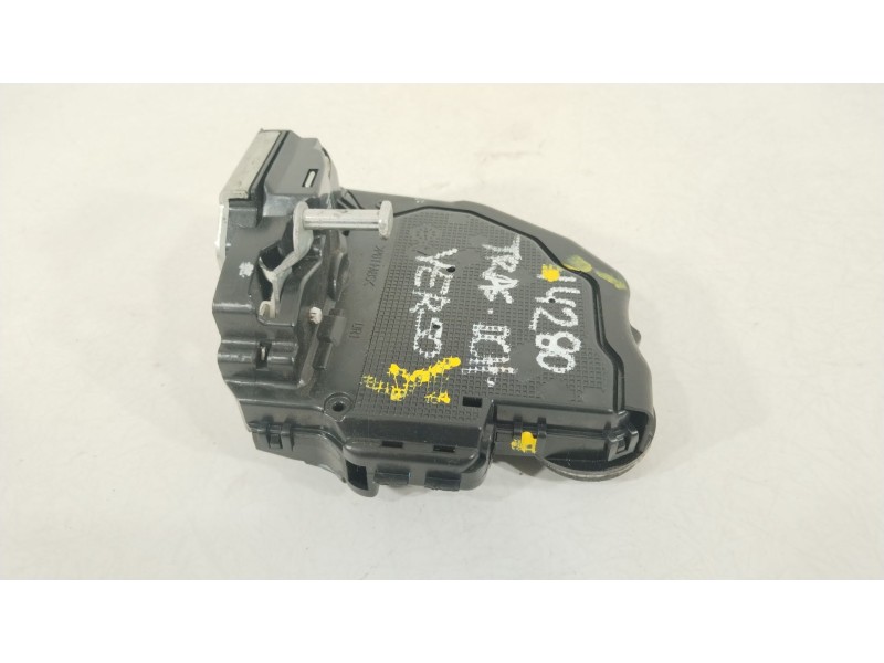 Recambio de cerradura puerta trasera derecha para toyota verso (_r2_) 2.0 d-4d (aur20_) referencia OEM IAM 690500F030  