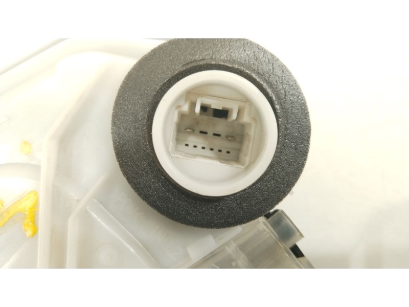 Recambio de cerradura puerta delantera izquierda para peugeot 108 1.0 vti referencia OEM IAM B000843080  