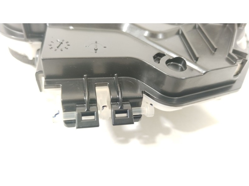 Recambio de cerradura puerta delantera izquierda para peugeot 108 1.0 vti referencia OEM IAM B000843080  