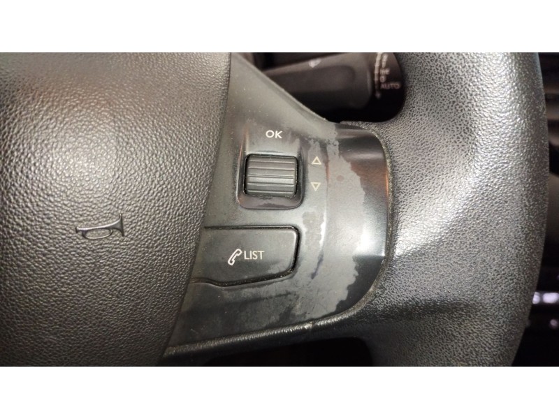 Recambio de volante para peugeot 208 i (ca_, cc_) 1.6 hdi referencia OEM IAM   