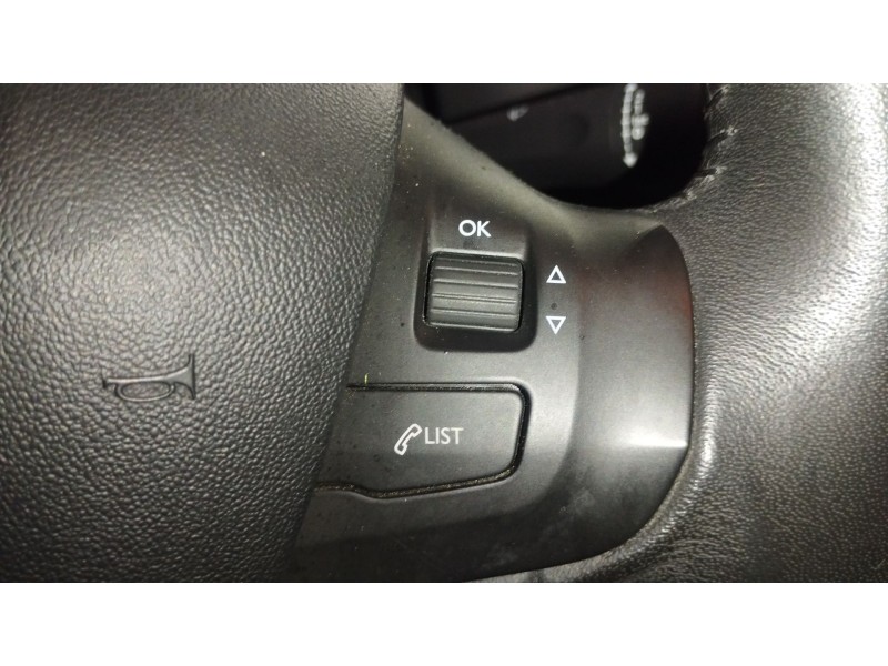 Recambio de volante para peugeot 208 i (ca_, cc_) 1.2 puretech 82 referencia OEM IAM   