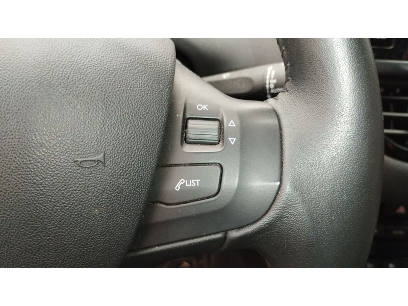 Recambio de volante para peugeot 208 i (ca_, cc_) 1.6 hdi referencia OEM IAM   