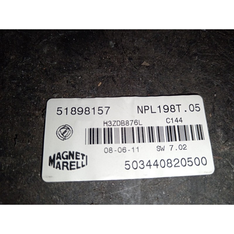 Recambio de caja reles / fusibles para fiat bravo ii (198_) 1.6 d multijet (198axh1b) referencia OEM IAM 51898157  