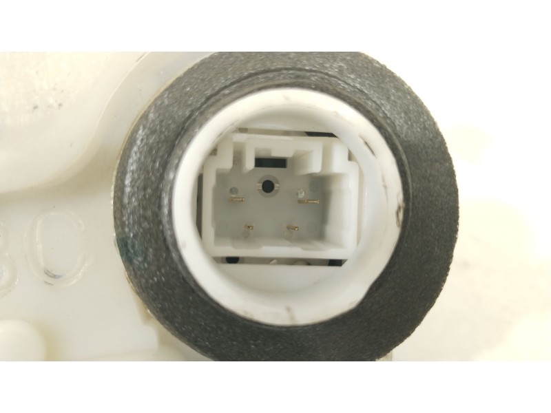 Recambio de cerradura puerta trasera izquierda para toyota yaris (_p13_) 1.4 d (nlp130_) referencia OEM IAM 690600D110  