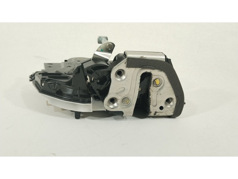 Recambio de cerradura puerta trasera izquierda para peugeot 108 1.0 vti referencia OEM IAM B000950880  