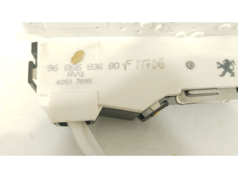 Recambio de cerradura puerta delantera izquierda para peugeot 407 (6d_) 2.0 (6drfnb, 6drfne) referencia OEM IAM 9686683680  