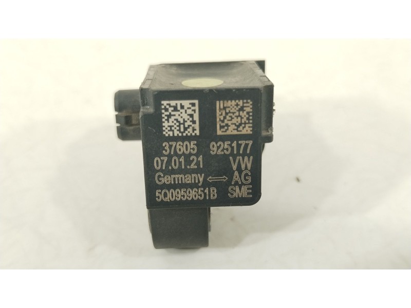 Recambio de sensor para audi a3 sportback (8va, 8vf) s3 quattro referencia OEM IAM 5Q0959651B  