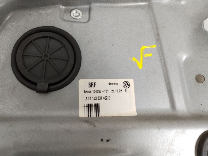 Recambio de elevalunas delantero derecho para volkswagen golf iv (1j1) 1.9 tdi referencia OEM IAM 1J3837462D  