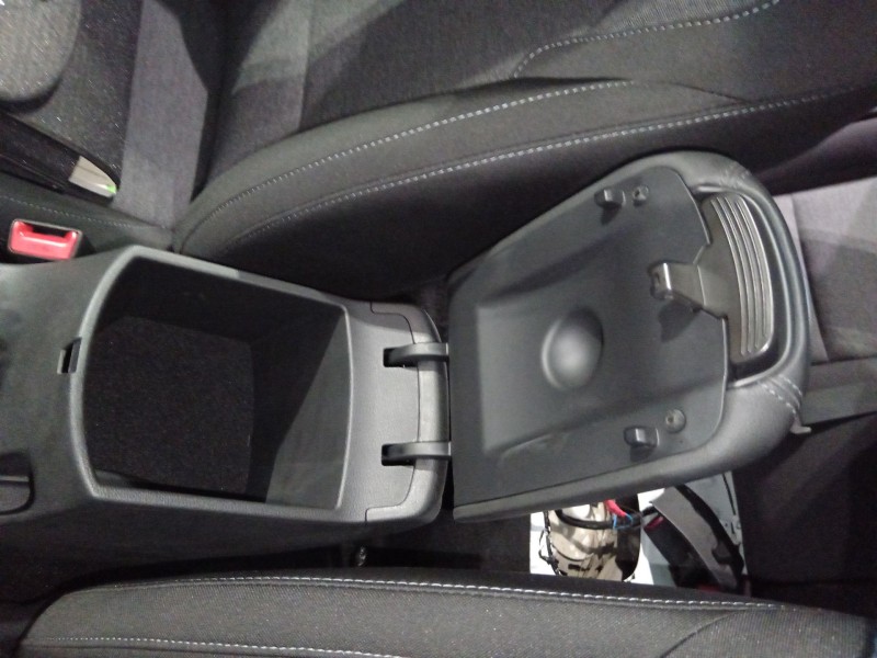 Recambio de apoyabrazos central para hyundai i30 (pde, pd, pden) 1.5 referencia OEM IAM 84660G4000TRY  