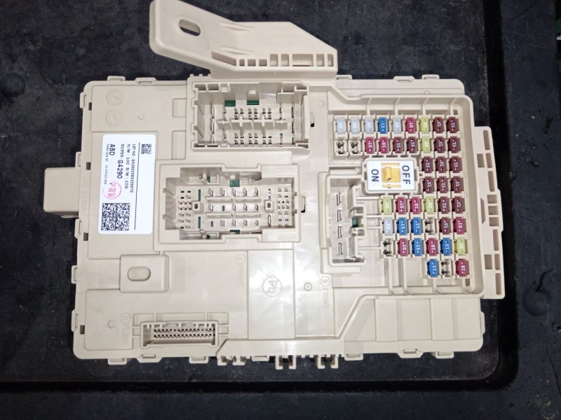 Recambio de caja reles / fusibles para hyundai i30 (pde, pd, pden) 1.5 referencia OEM IAM 91955G4290  
