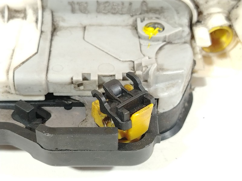 Recambio de cerradura puerta delantera izquierda para audi a3 (8p1) 2.0 tdi 16v referencia OEM IAM 4F1837015E  