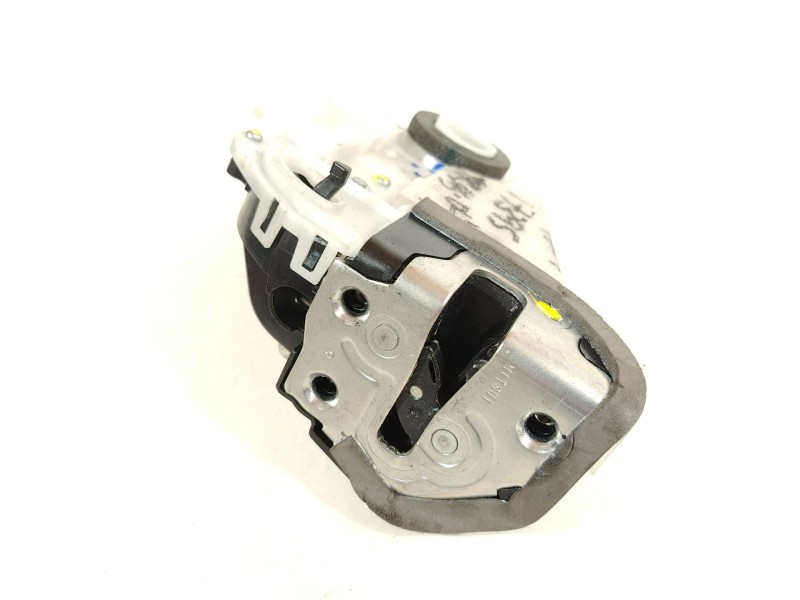 Recambio de cerradura puerta trasera derecha para toyota yaris (_p13_) 1.4 d (nlp130_) referencia OEM IAM 690500D110  