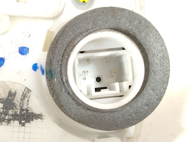 Recambio de cerradura puerta trasera derecha para toyota yaris (_p13_) 1.4 d (nlp130_) referencia OEM IAM 690500D110  