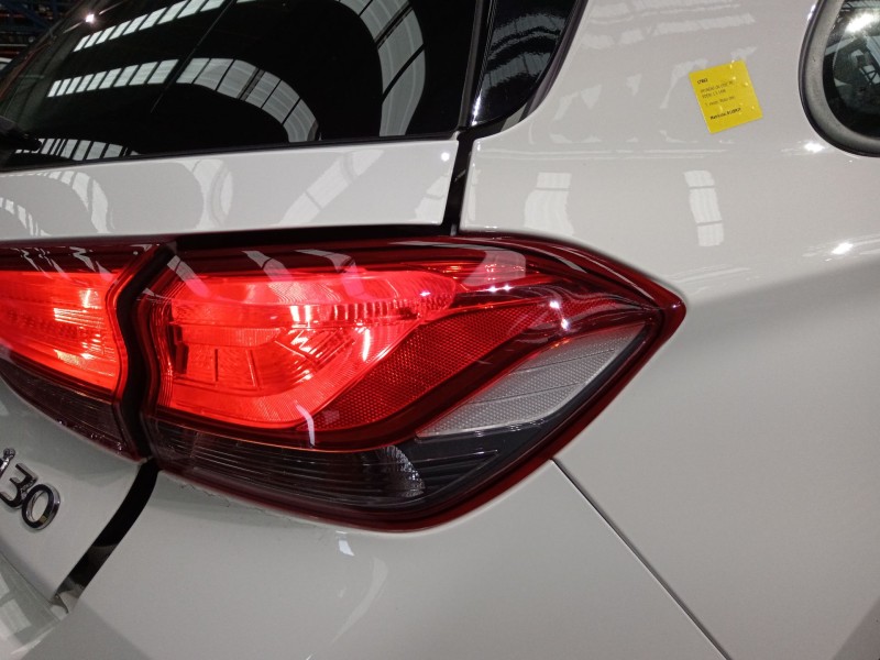 Recambio de piloto trasero derecho para hyundai i30 (pde, pd, pden) 1.5 referencia OEM IAM 92402G4000  