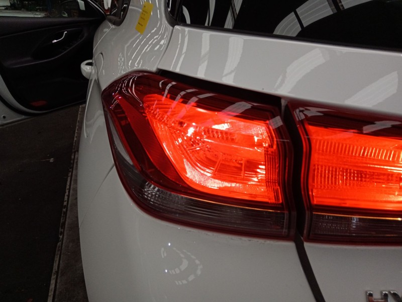 Recambio de piloto trasero izquierdo para hyundai i30 (pde, pd, pden) 1.5 referencia OEM IAM 92401G4000  