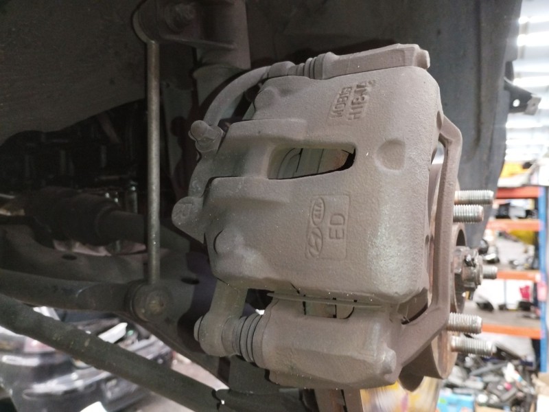 Recambio de pinza freno delantera derecha para hyundai i30 station wagon (fd) 1.6 crdi referencia OEM IAM   