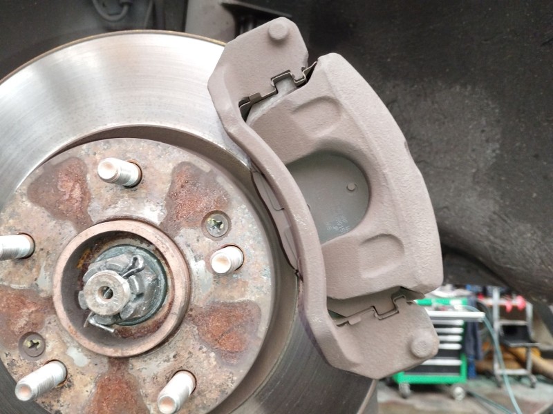 Recambio de pinza freno delantera izquierda para hyundai i30 station wagon (fd) 1.6 crdi referencia OEM IAM   