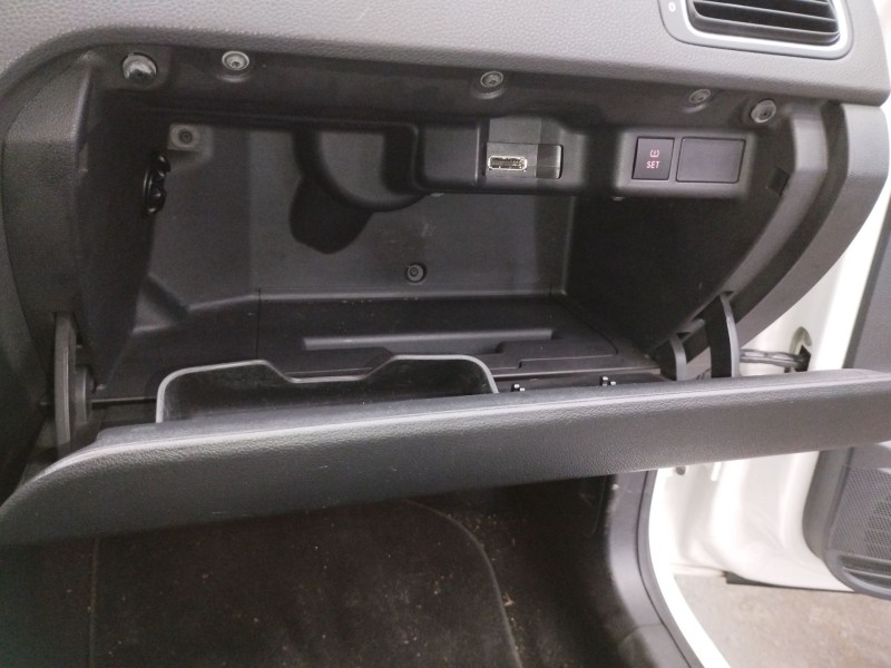 Recambio de guantera para volkswagen polo v (6r1, 6c1) 1.6 tdi referencia OEM IAM   